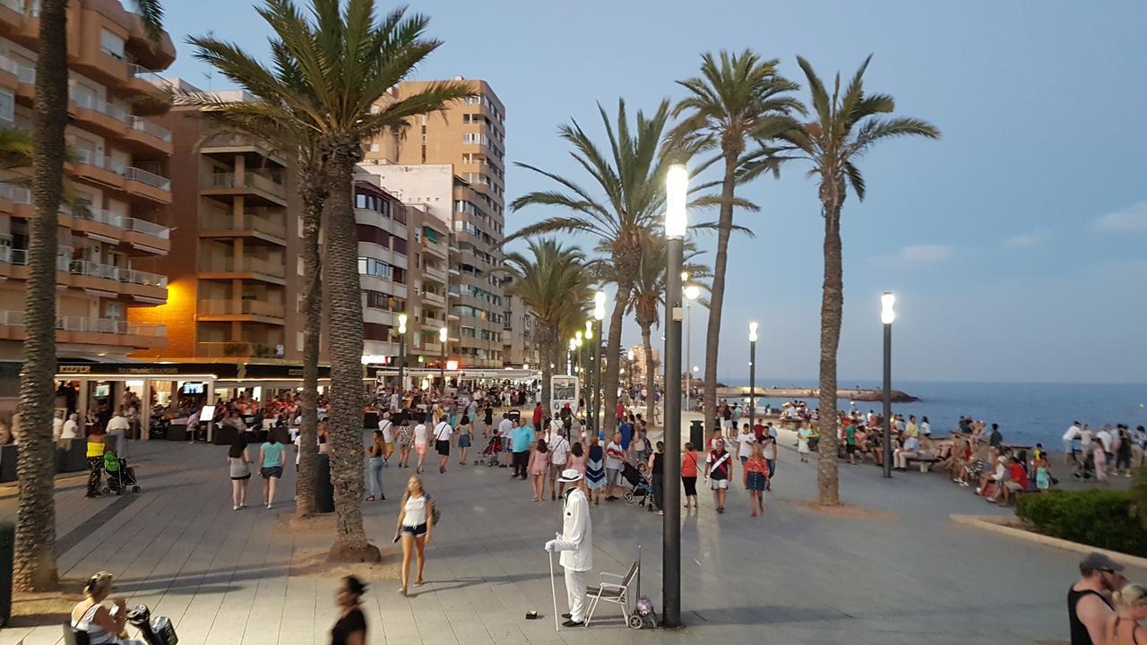 Apartamento Torrevieja Exterior foto